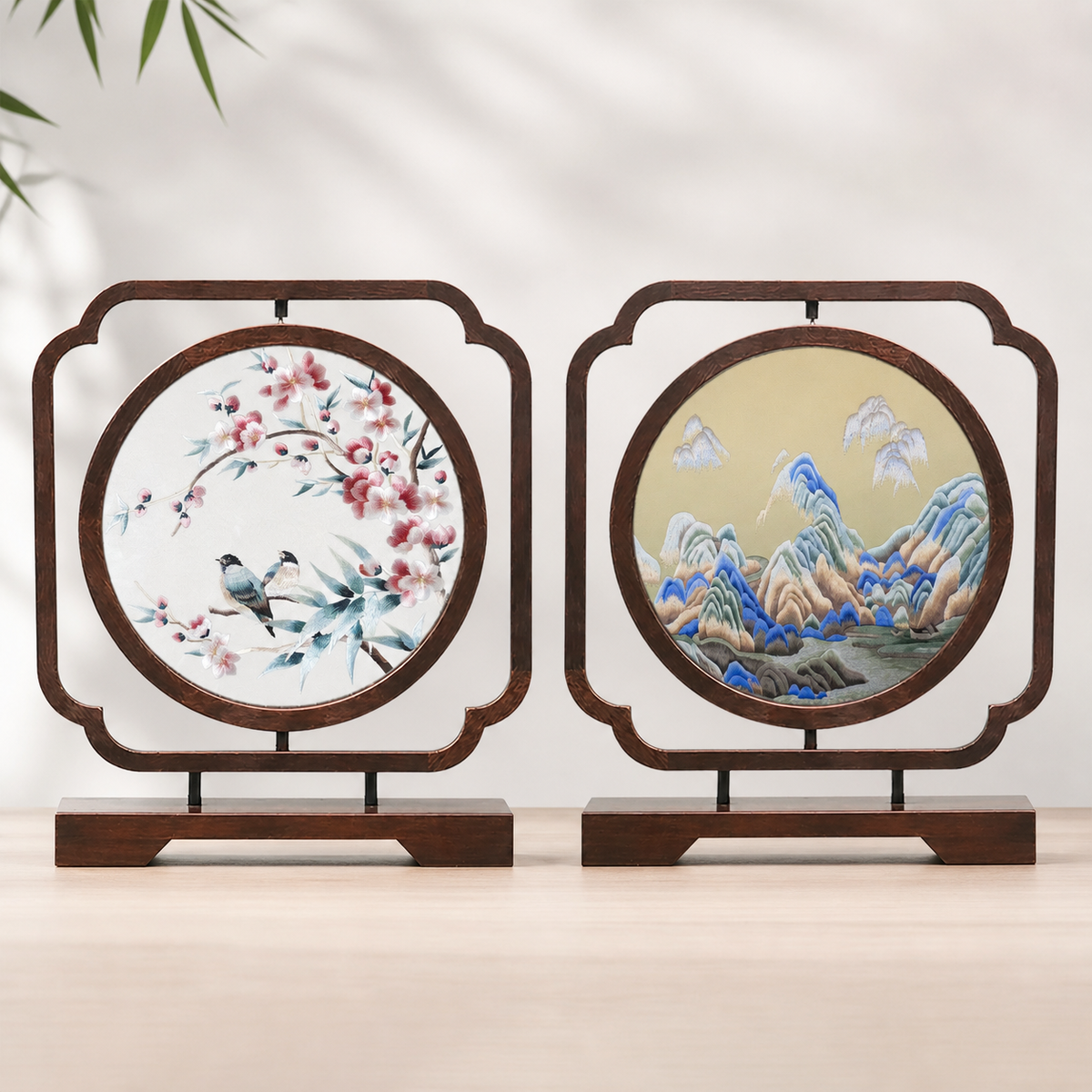 Handmade Double-Sided Su Embroidery Table Screen